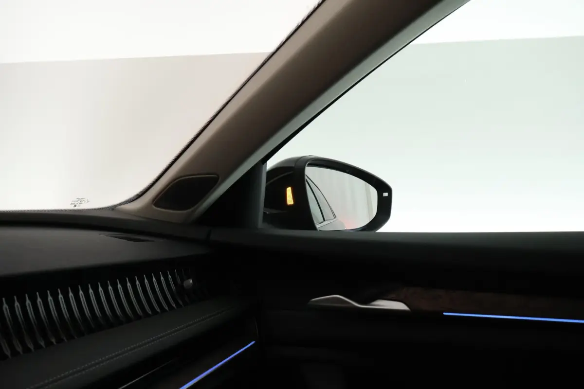 1.5 TSI 204pk PHEV Laurin&Klement HUD Keyless Canron Leder Virtual Cockpit Keyless Navigatie