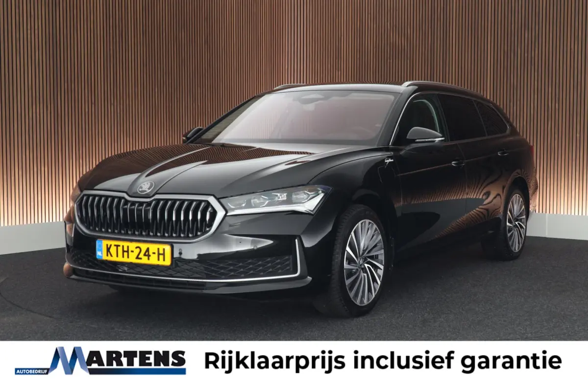 1.5 TSI 204pk PHEV Laurin&Klement HUD Keyless Canron Leder Virtual Cockpit Keyless Navigatie