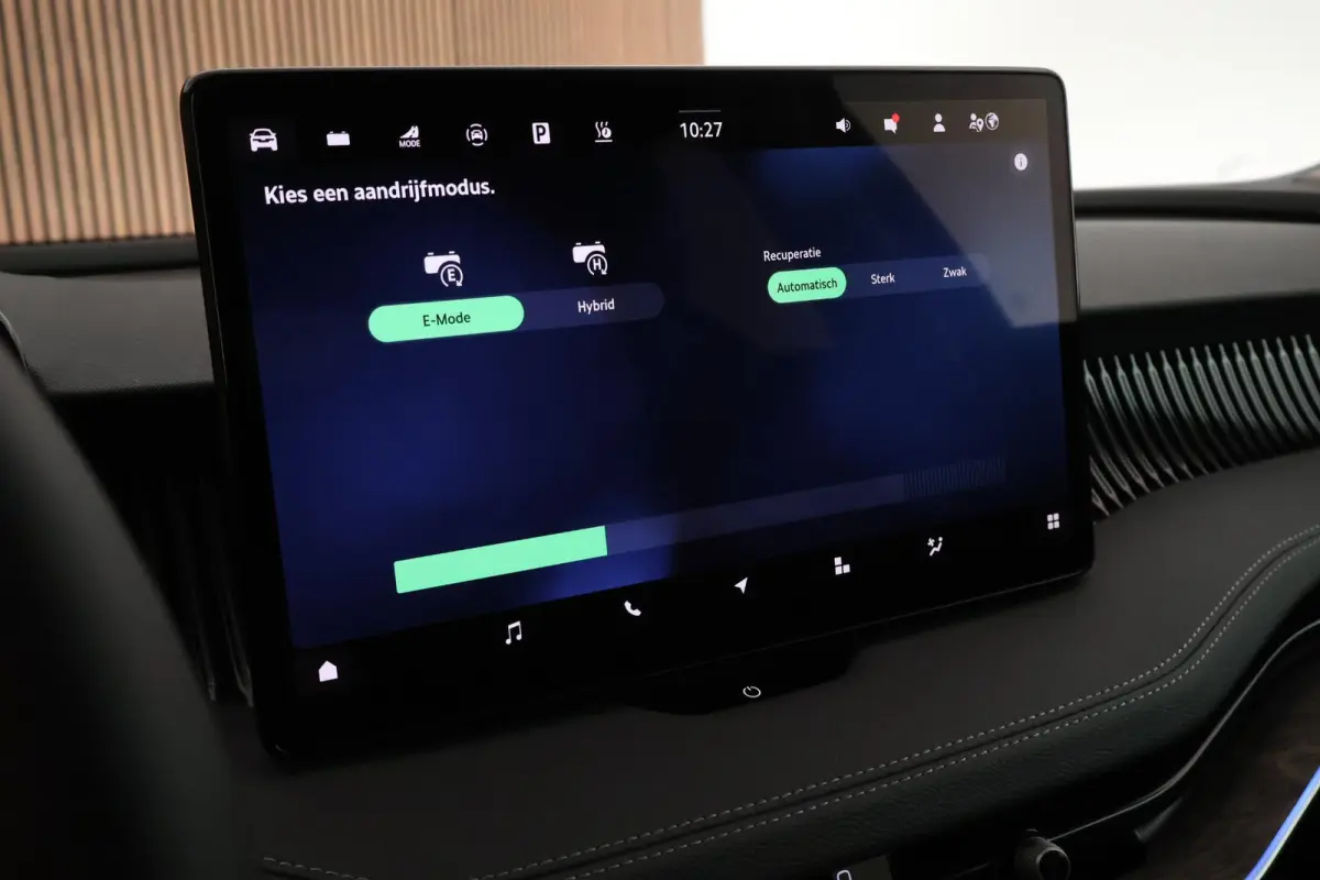 1.5 TSI 204pk PHEV Laurin&Klement HUD Keyless Canron Leder Virtual Cockpit Keyless Navigatie