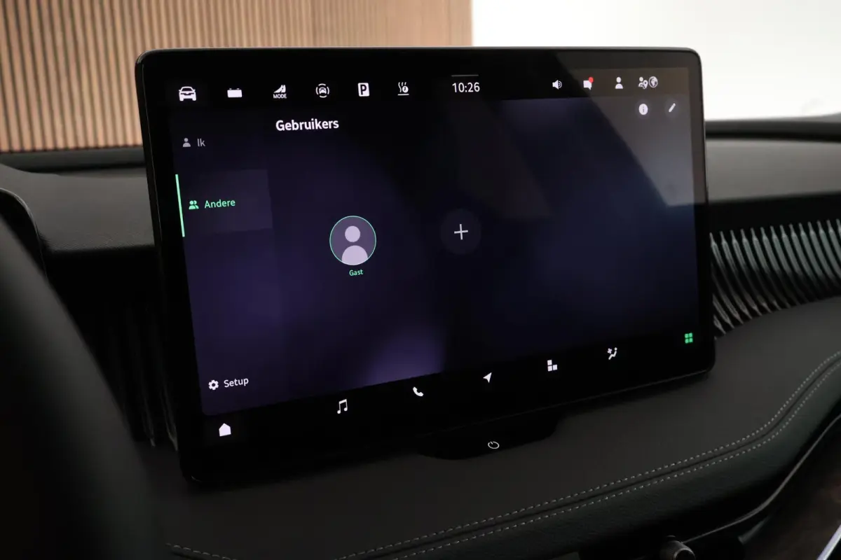 1.5 TSI 204pk PHEV Laurin&Klement HUD Keyless Canron Leder Virtual Cockpit Keyless Navigatie