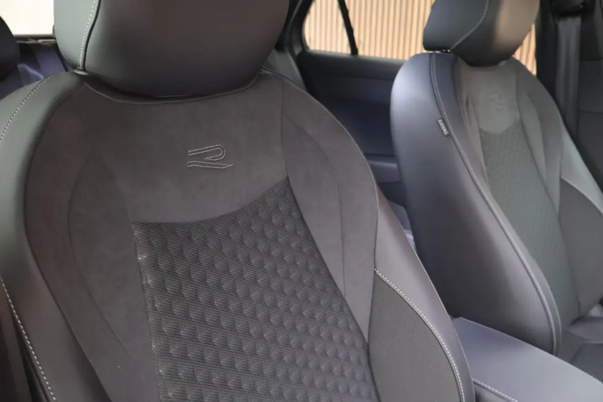 1.5 eTsi 150pk DSG R-Line First Edition Trekhaak Camera Stoelverwarming Keyless Virtual Cockpit Navigatie