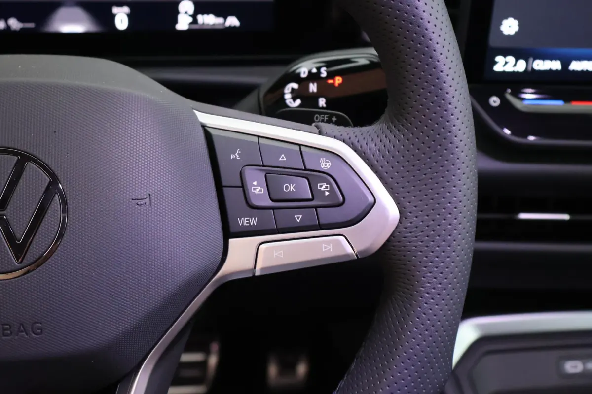 1.5 eTsi 150pk DSG R-Line First Edition Trekhaak Camera Stoelverwarming Keyless Virtual Cockpit Navigatie