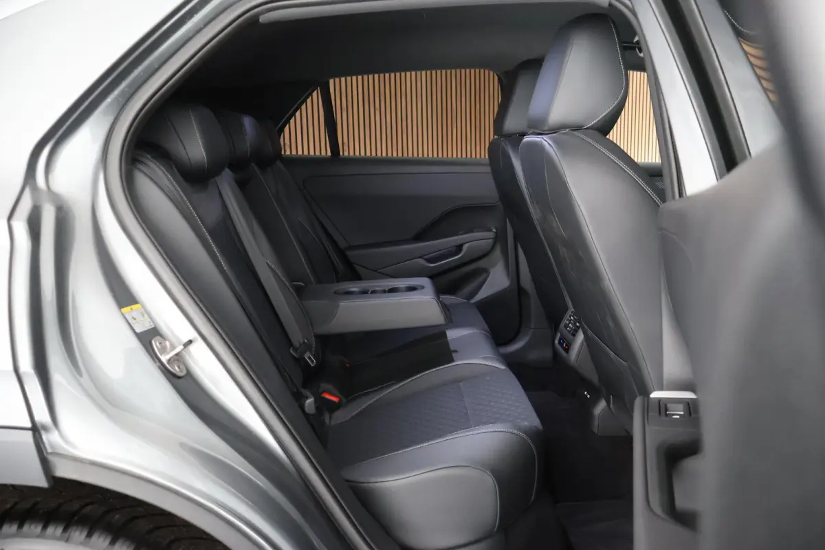 1.5 eTsi 150pk DSG R-Line First Edition Trekhaak Camera Stoelverwarming Keyless Virtual Cockpit Navigatie