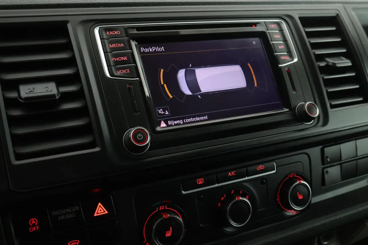 2.0 TDI 150pk DSG L2H1 Highline MARGE Stoelverwarming Trekhaak LED Adaptive cruise Climate control