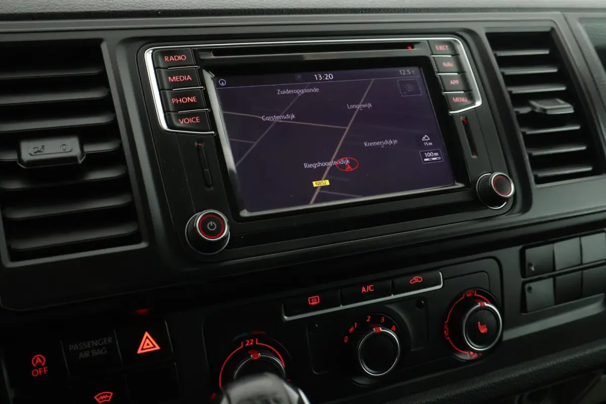 2.0 TDI 150pk DSG L2H1 Highline MARGE Stoelverwarming Trekhaak LED Adaptive cruise Climate control