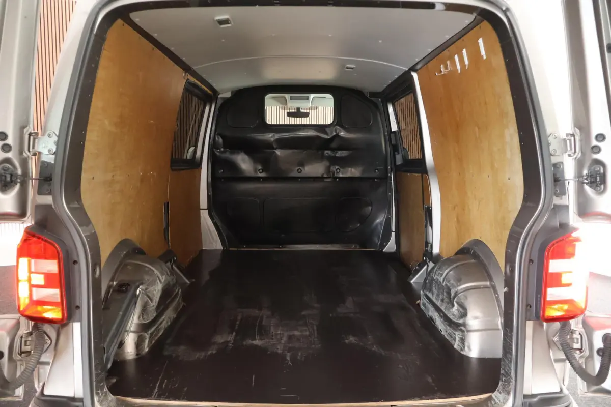 2.0 TDI 150pk DSG L2H1 Highline MARGE Stoelverwarming Trekhaak LED Adaptive cruise Climate control