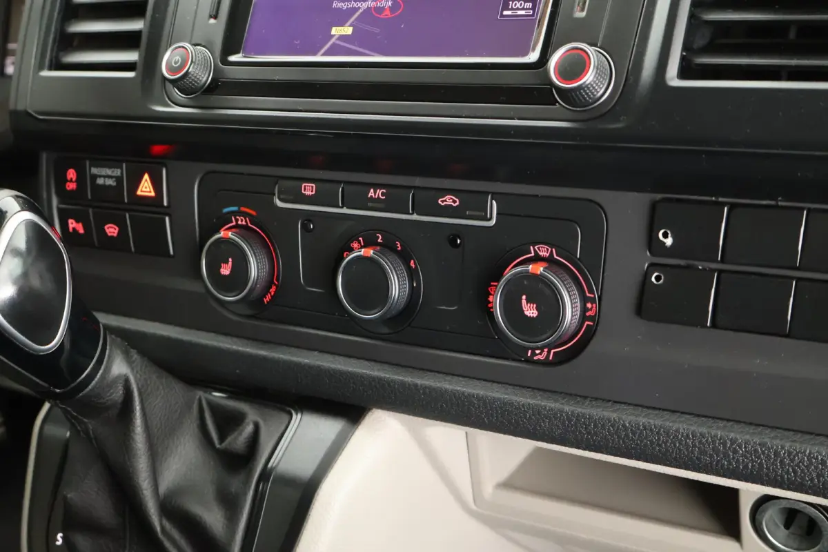 2.0 TDI 150pk DSG L2H1 Highline MARGE Stoelverwarming Trekhaak LED Adaptive cruise Climate control