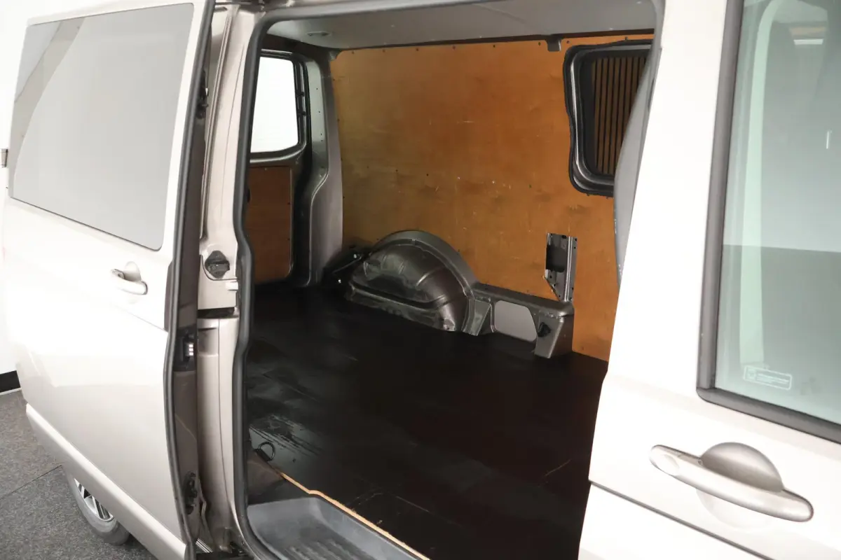 2.0 TDI 150pk DSG L2H1 Highline MARGE Stoelverwarming Trekhaak LED Adaptive cruise Climate control