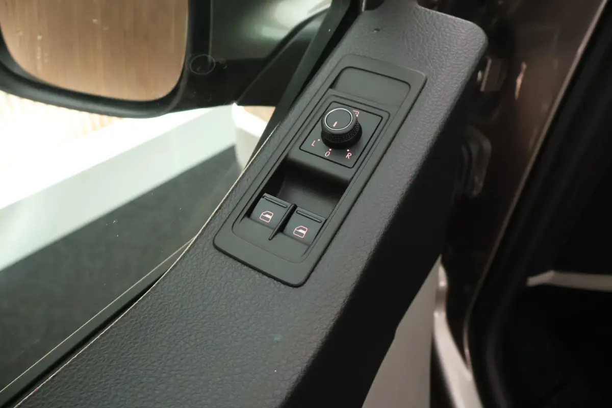 2.0 TDI 150pk DSG L2H1 Highline MARGE Stoelverwarming Trekhaak LED Adaptive cruise Climate control