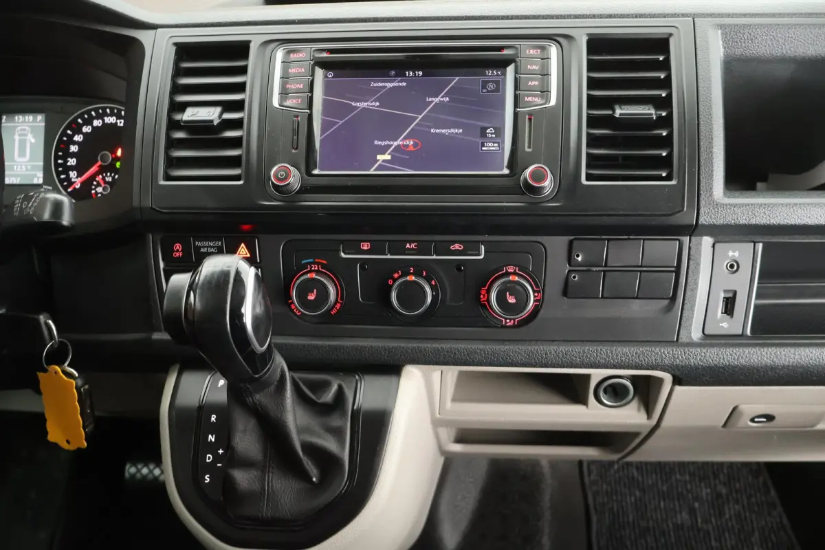2.0 TDI 150pk DSG L2H1 Highline MARGE Stoelverwarming Trekhaak LED Adaptive cruise Climate control