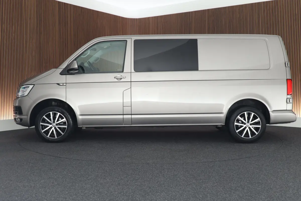 2.0 TDI 150pk DSG L2H1 Highline MARGE Stoelverwarming Trekhaak LED Adaptive cruise Climate control