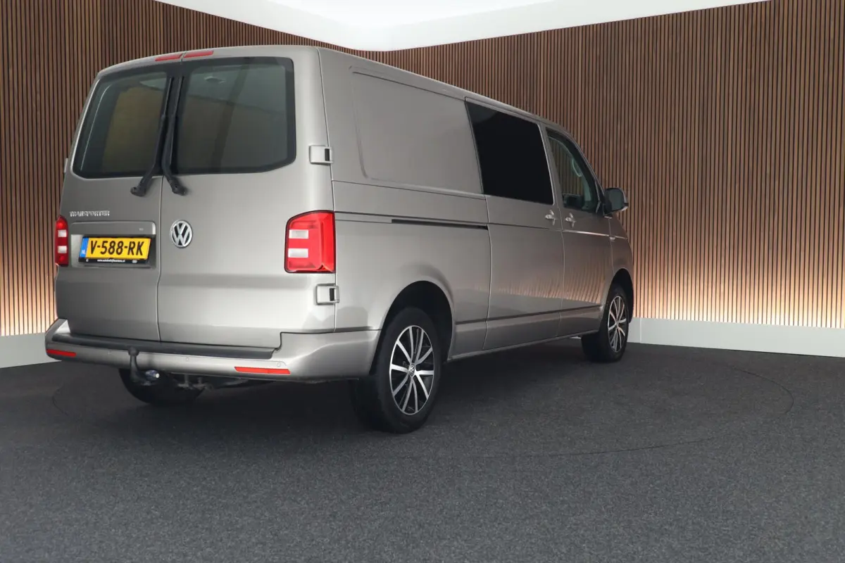 2.0 TDI 150pk DSG L2H1 Highline MARGE Stoelverwarming Trekhaak LED Adaptive cruise Climate control