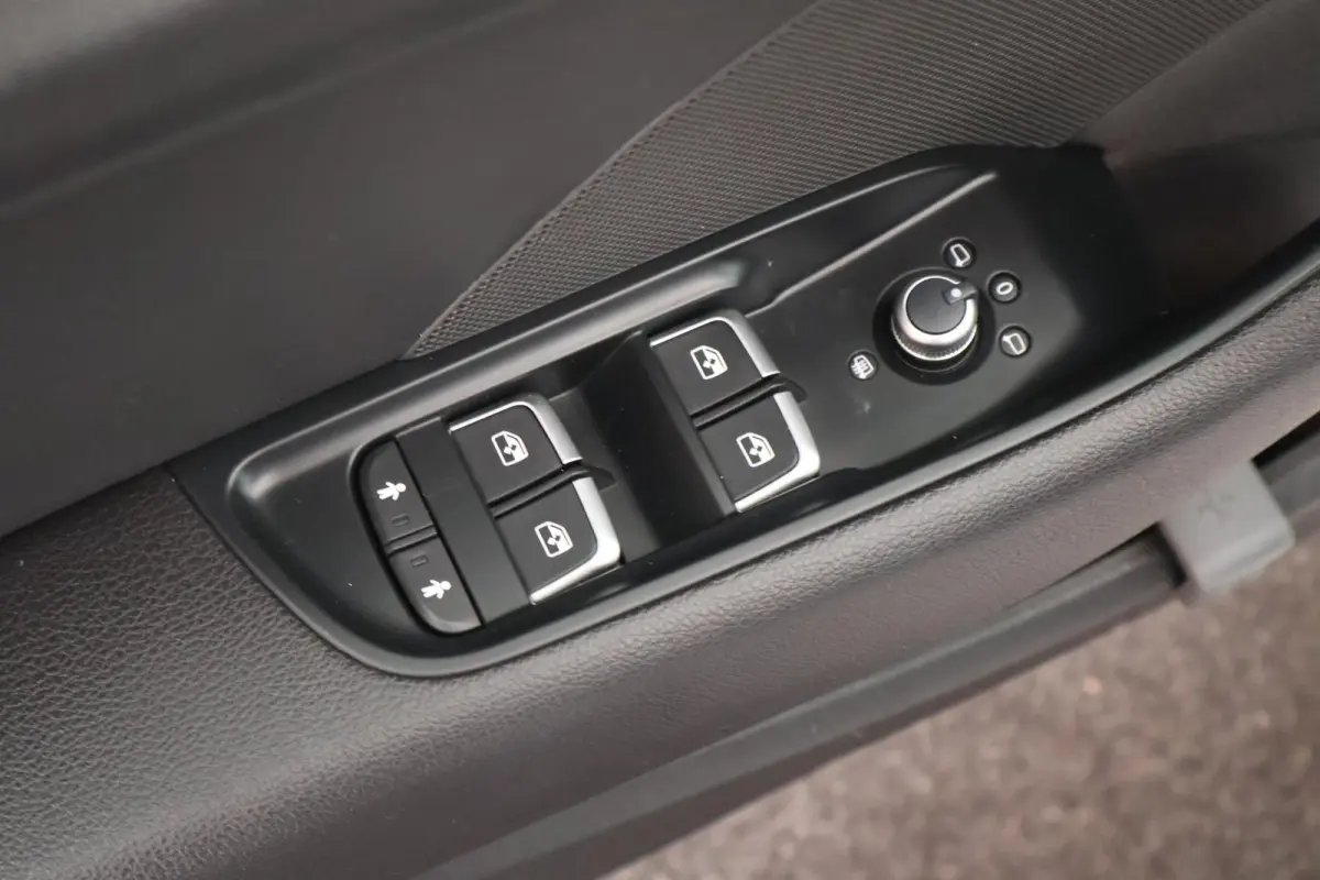 35 TFSI 150pk S-Tronic 2x S-Line Trekhaak Camera Virtual Cockpit Stoelverwarming Navigatie