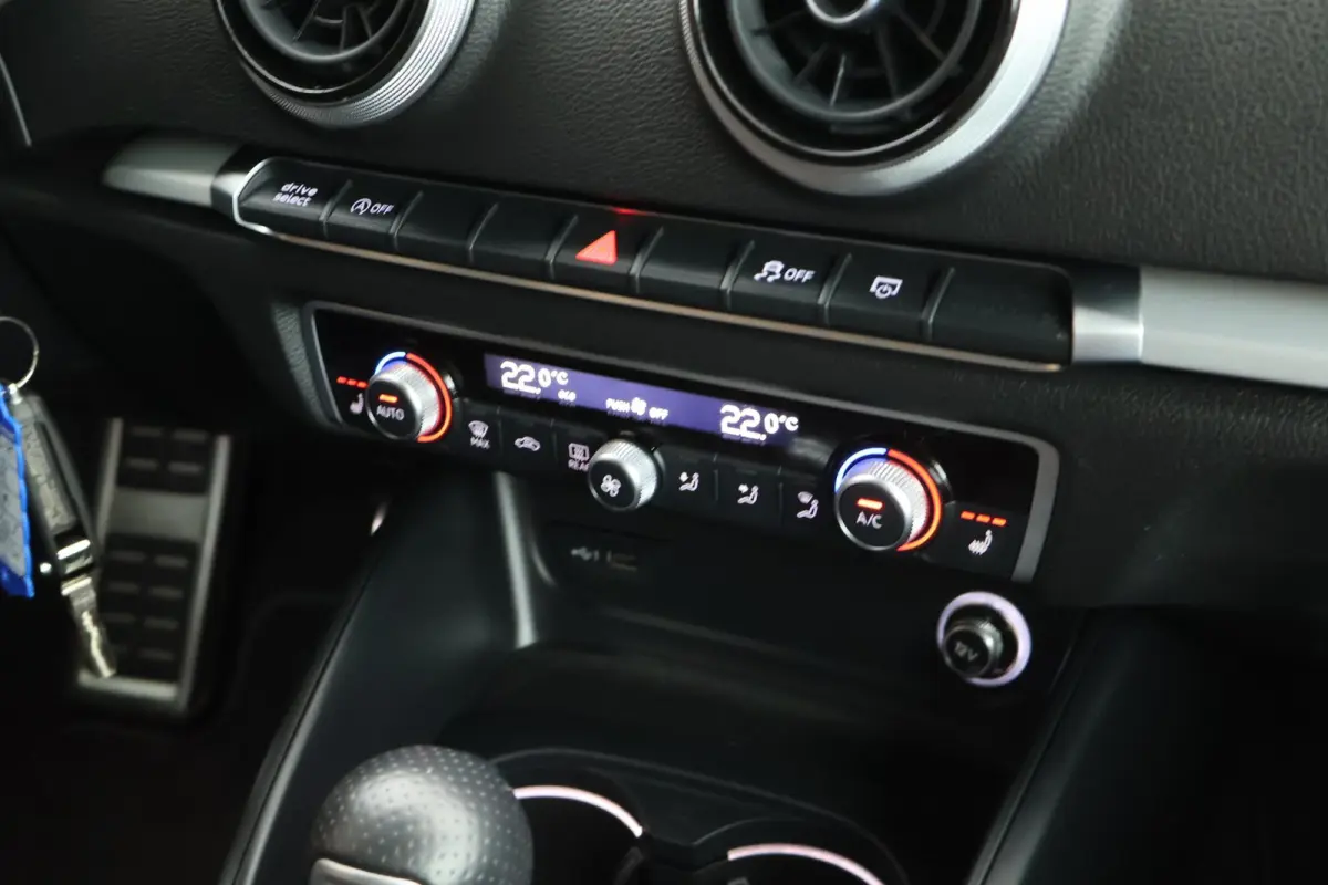 35 TFSI 150pk S-Tronic 2x S-Line Trekhaak Camera Virtual Cockpit Stoelverwarming Navigatie