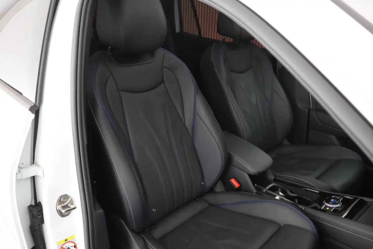 1.5 272pk eHybrid R-Line Edition Black Style HUD Panoramadak Geventileerde Leder Memory Stoelen H/K Audio