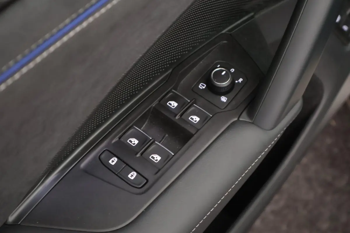 1.5 272pk eHybrid R-Line Edition Black Style HUD Panoramadak Geventileerde Leder Memory Stoelen H/K Audio