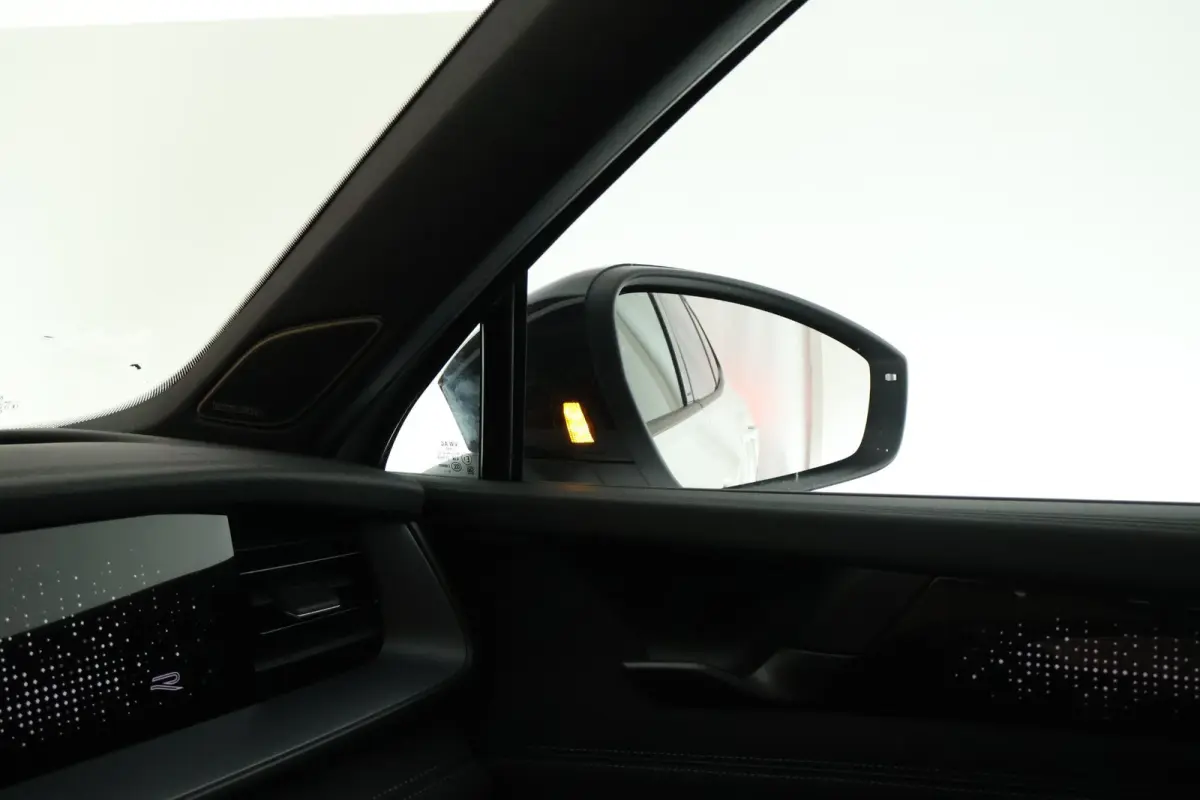 1.5 272pk eHybrid R-Line Edition Black Style HUD Panoramadak Geventileerde Leder Memory Stoelen H/K Audio
