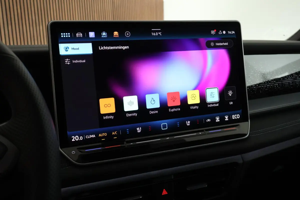 1.5 272pk eHybrid R-Line Edition Black Style HUD Panoramadak Geventileerde Leder Memory Stoelen H/K Audio