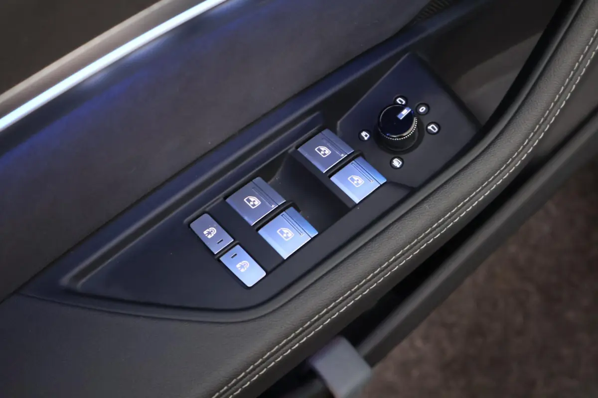 55 408pk quattro S edition 95 kWh SOH 94% HUD Elec stoelen Memory Camera ACC S-Line