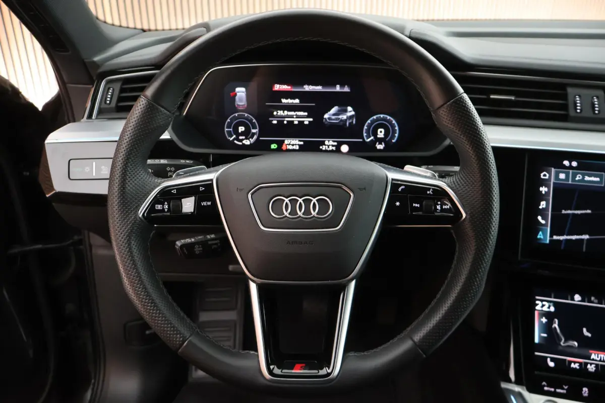 55 408pk quattro S edition 95 kWh SOH 94% HUD Elec stoelen Memory Camera ACC S-Line