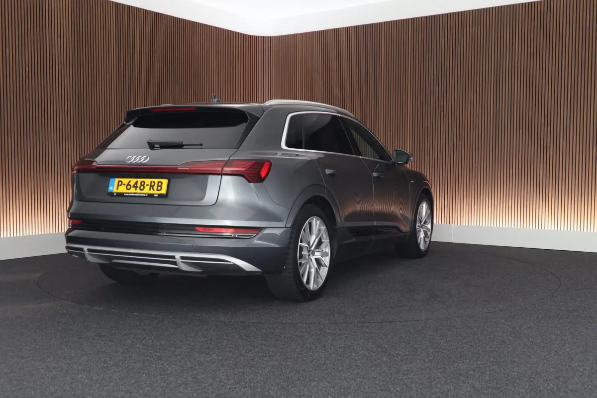 55 408pk quattro S edition 95 kWh SOH 94% HUD Elec stoelen Memory Camera ACC S-Line