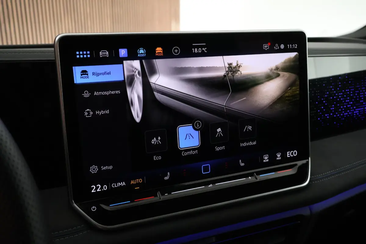 1.5 272pk eHybrid R-Line Edition Black Style Trekhaak 360Camera Keyless Massage Virtual Cockpit Panoramadak Navigatie