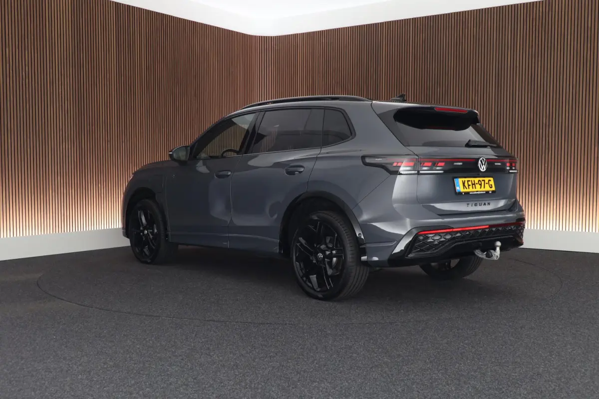 1.5 272pk eHybrid R-Line Edition Black Style Trekhaak 360Camera Keyless Massage Virtual Cockpit Panoramadak Navigatie