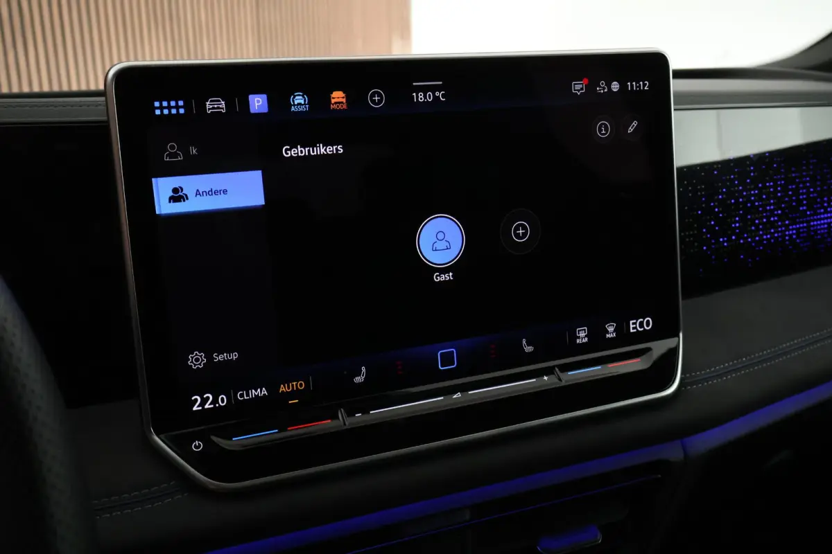 1.5 272pk eHybrid R-Line Edition Black Style Trekhaak 360Camera Keyless Massage Virtual Cockpit Panoramadak Navigatie