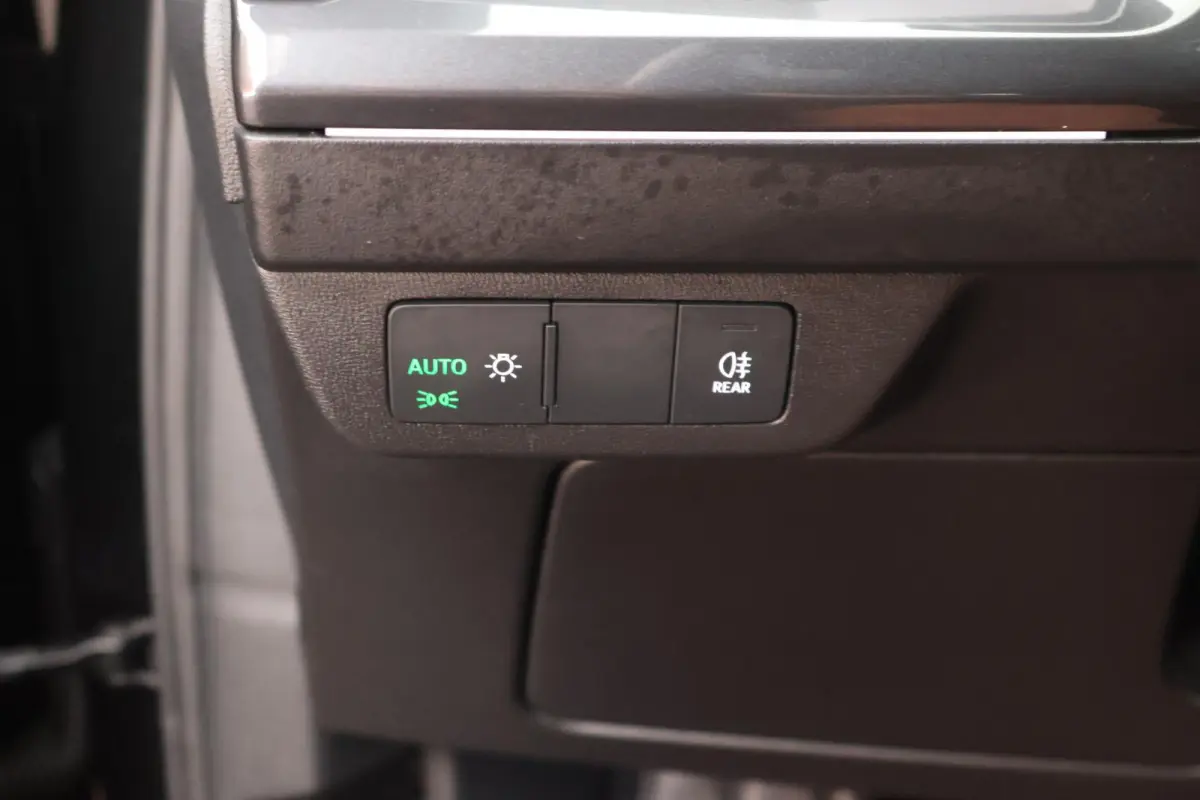 40 204pk S Edition 77 kWh SOH 91% Stoelverwarming Camera HUD Keyless ACC S-Line