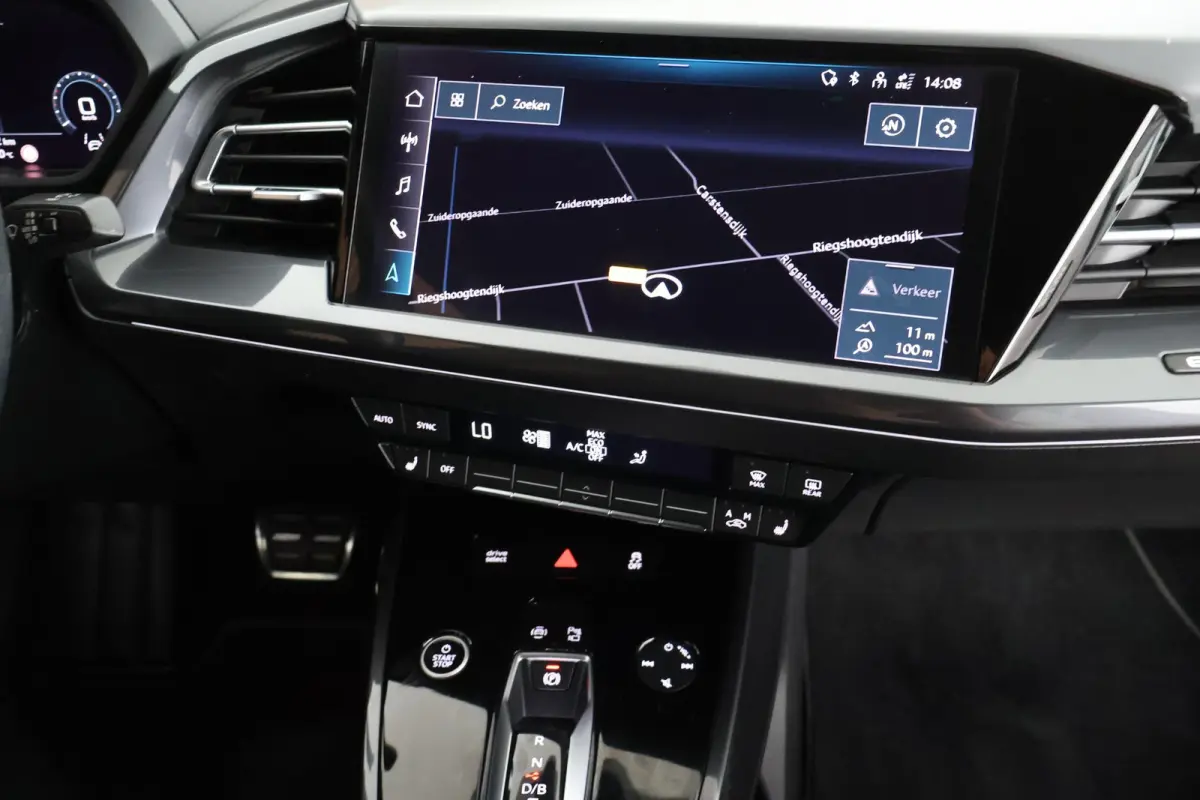 40 204pk S Edition 77 kWh SOH 91% Stoelverwarming Camera HUD Keyless ACC S-Line