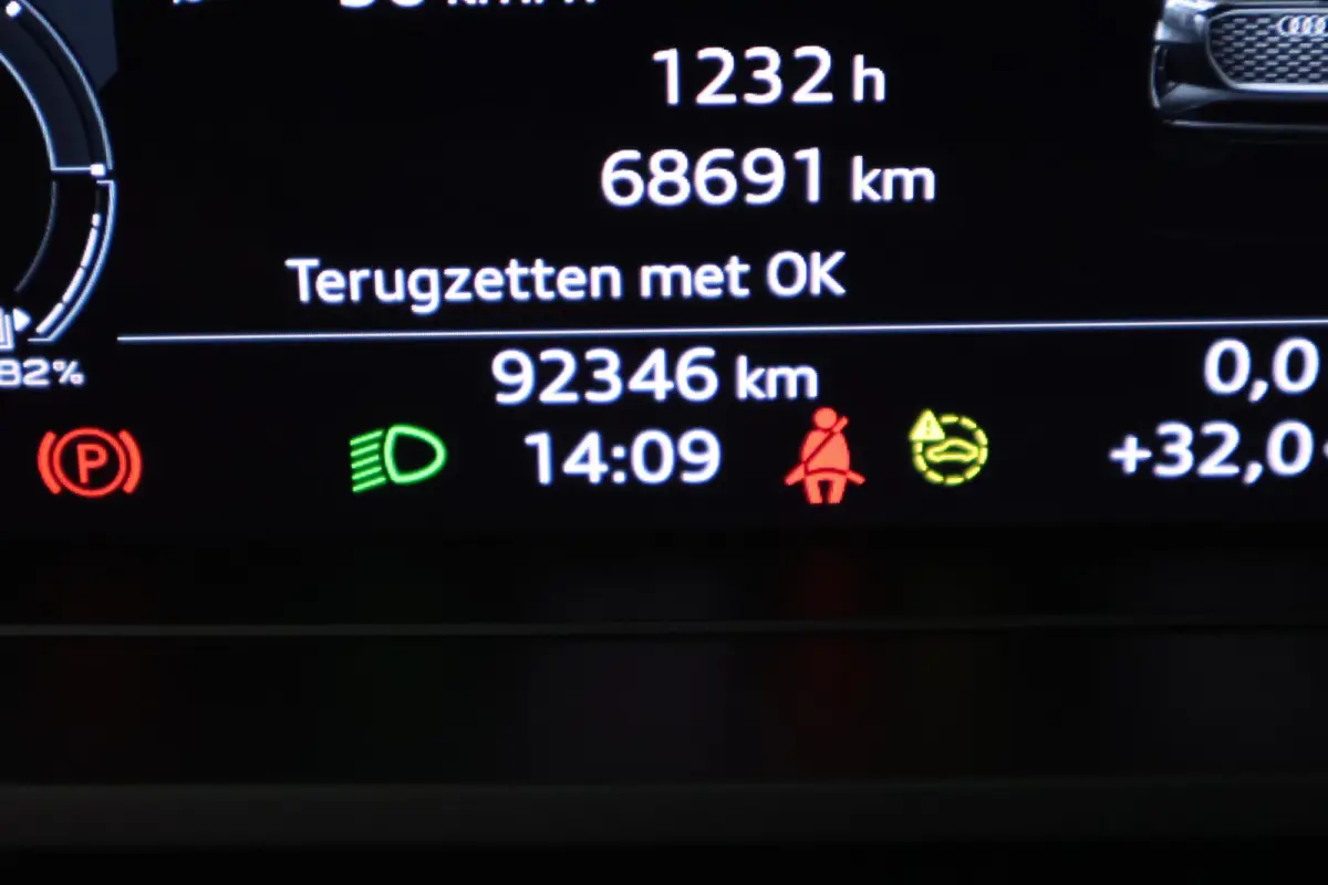 40 204pk S Edition 77 kWh SOH 91% Stoelverwarming Camera HUD Keyless ACC S-Line