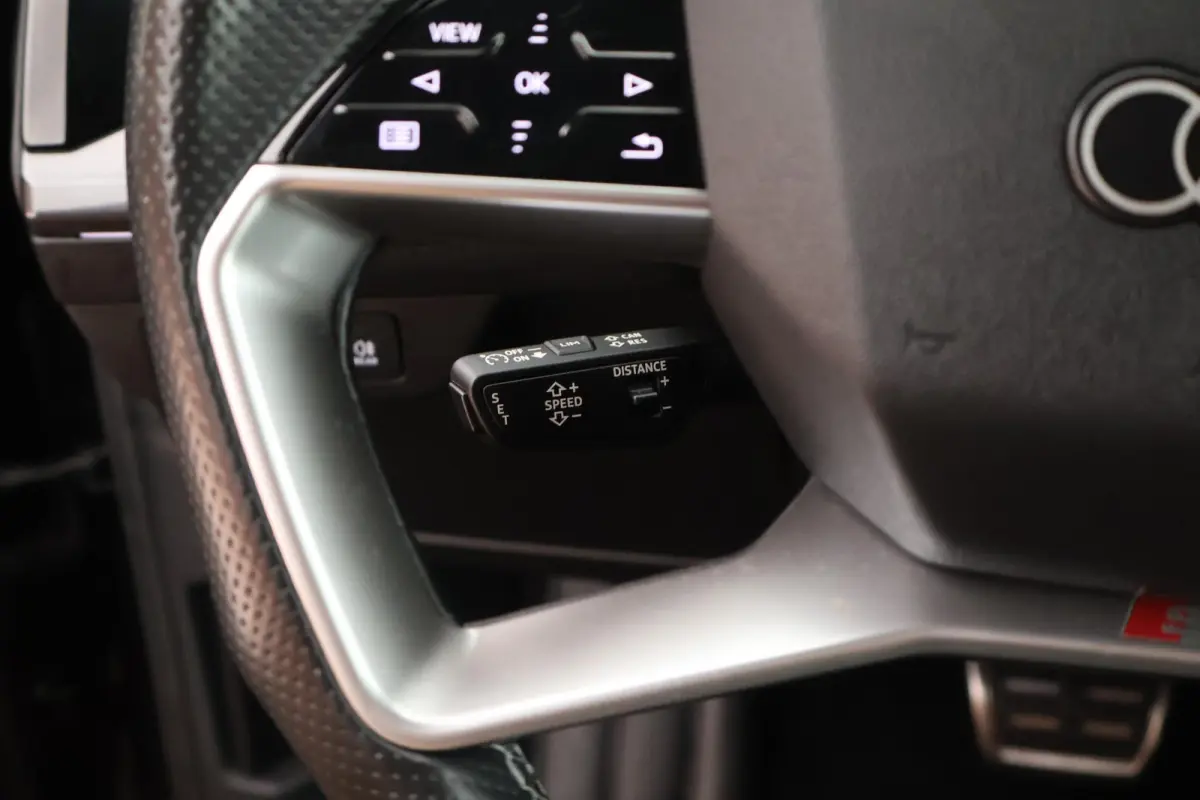 40 204pk S Edition 77 kWh SOH 91% Stoelverwarming Camera HUD Keyless ACC S-Line