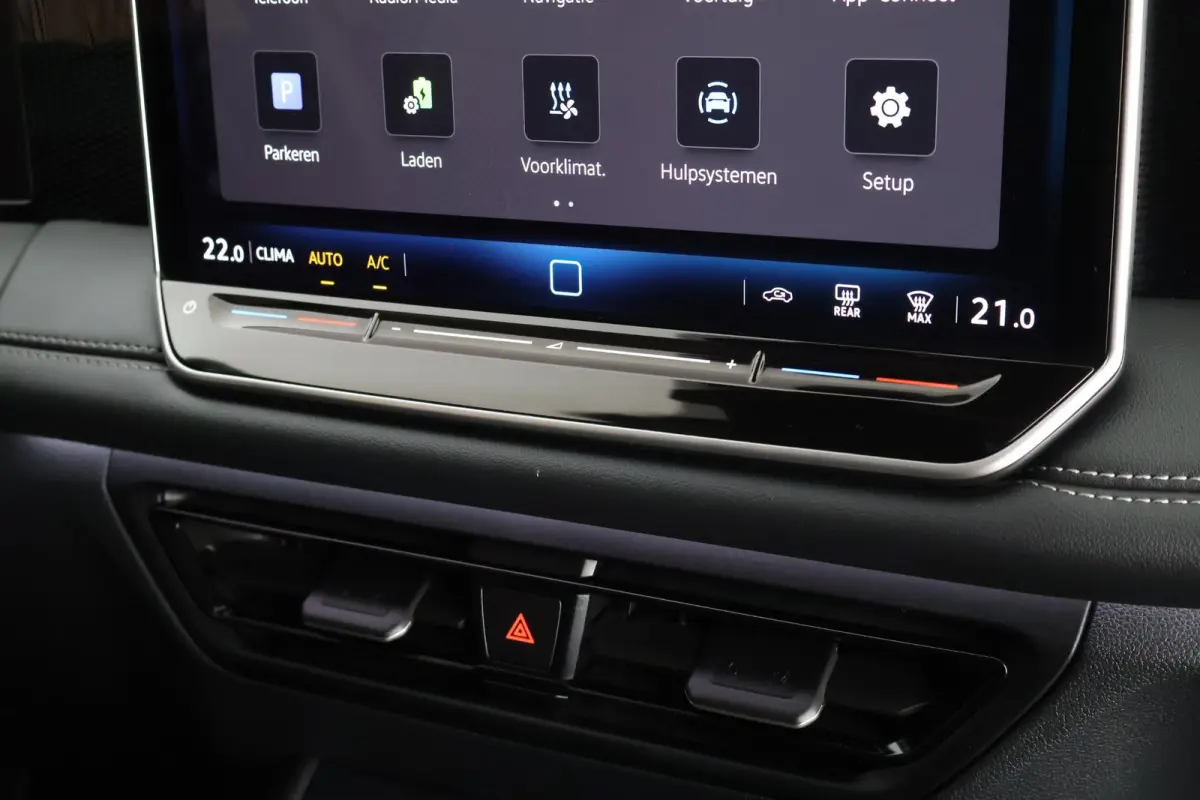 1.5 204pk eHybrid Life Edition Camera Adaptive Cruise Keyless Virtual Cockpit Carplay