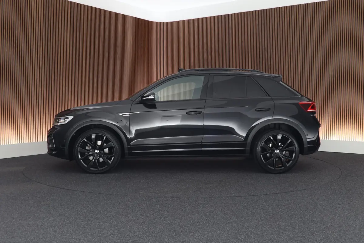 1.5 TSI 150pk DSG R-Line Business Black Style Panoramadak Trekhaak Camera Navigatie Beats Stoelverwarming Keyless