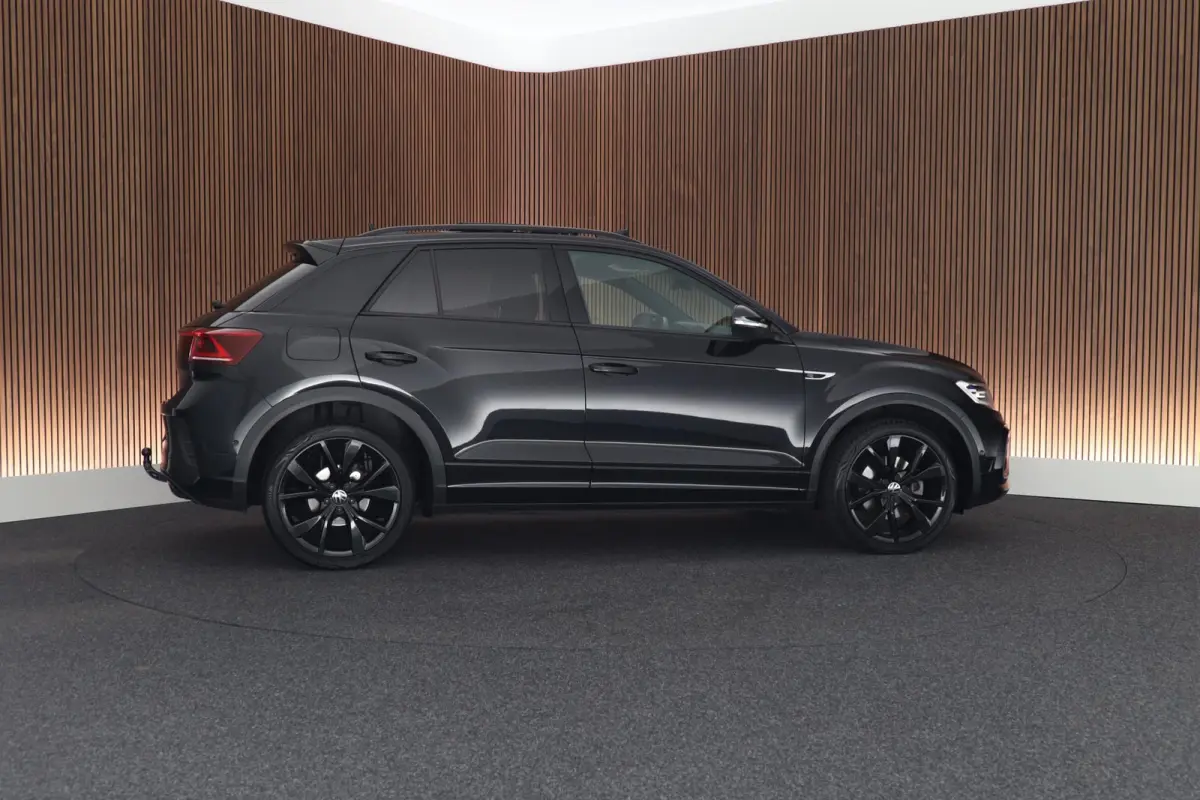 1.5 TSI 150pk DSG R-Line Business Black Style Panoramadak Trekhaak Camera Navigatie Beats Stoelverwarming Keyless