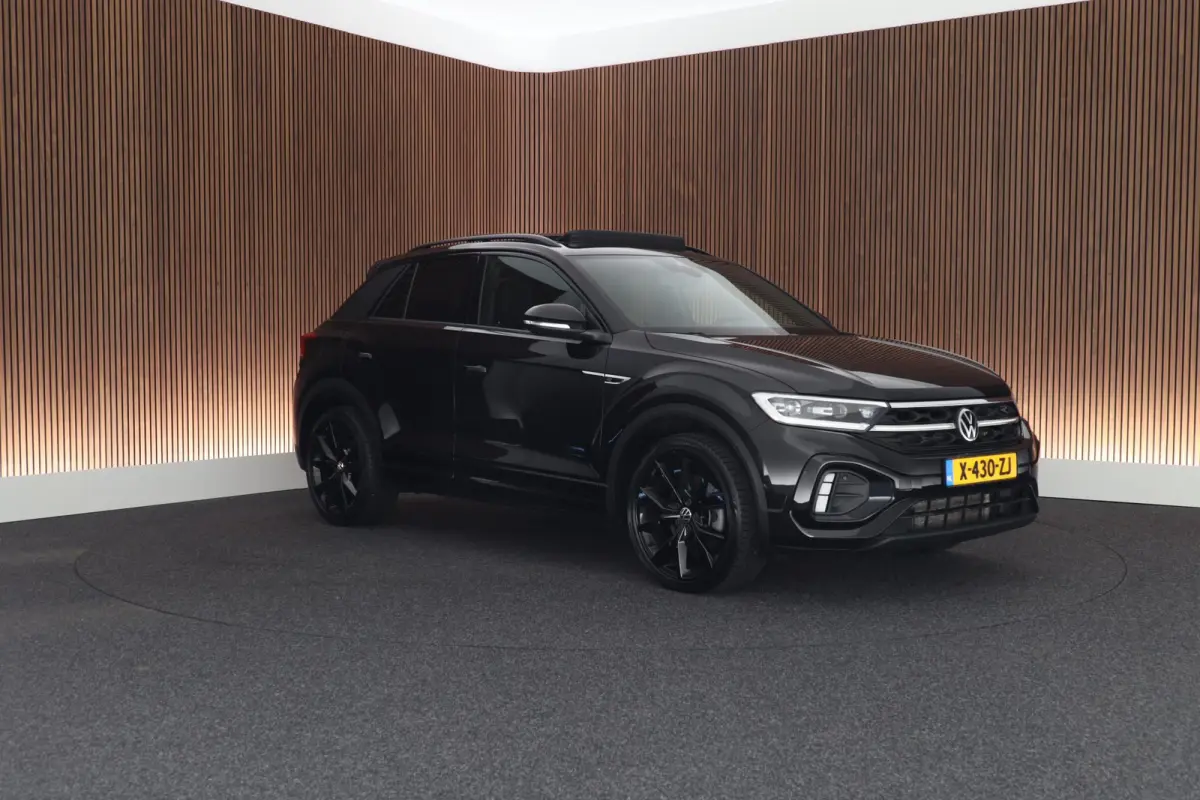1.5 TSI 150pk DSG R-Line Business Black Style Panoramadak Trekhaak Camera Navigatie Beats Stoelverwarming Keyless
