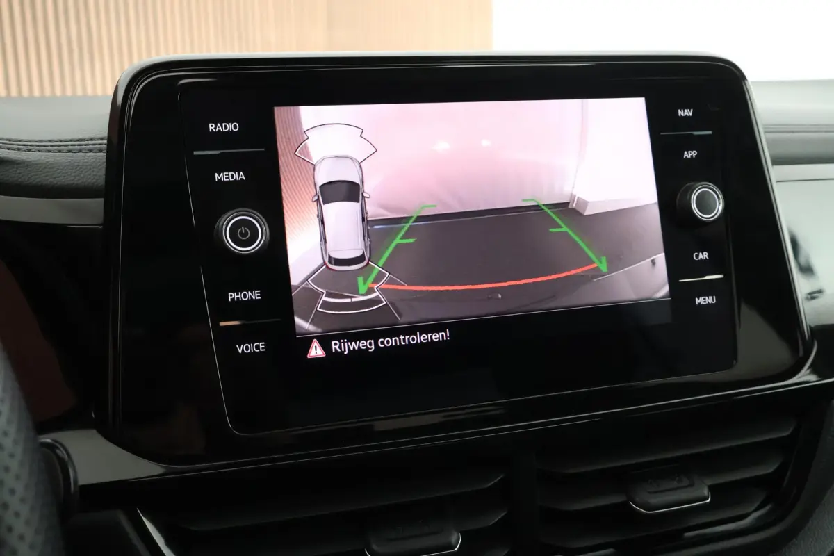 1.5 TSI 150pk DSG R-Line Business Black Style Panoramadak Trekhaak Camera Navigatie Beats Stoelverwarming Keyless