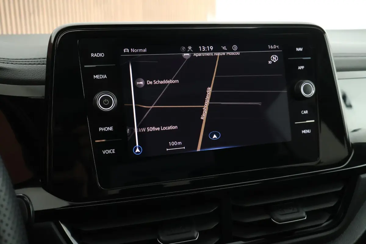 1.5 TSI 150pk DSG R-Line Business Black Style Panoramadak Trekhaak Camera Navigatie Beats Stoelverwarming Keyless