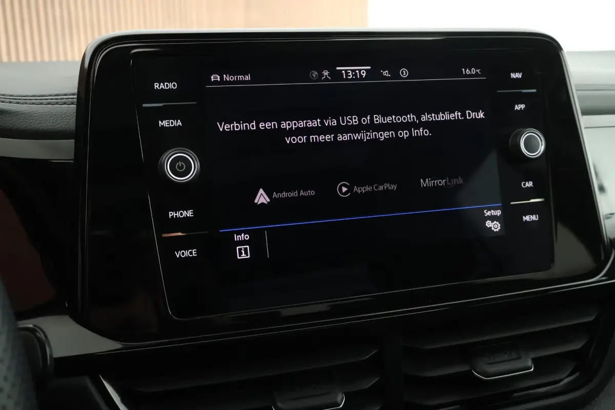 1.5 TSI 150pk DSG R-Line Business Black Style Panoramadak Trekhaak Camera Navigatie Beats Stoelverwarming Keyless
