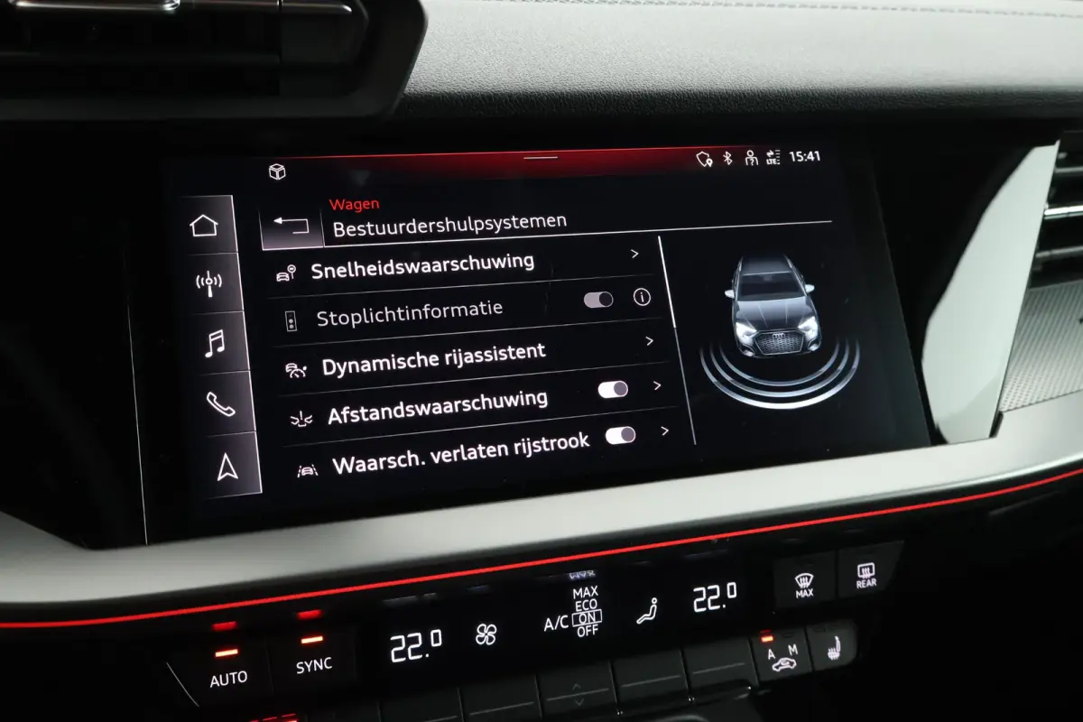 45 TFSIe 245pk S edition Competition Camera Keyless HUD Stoelverwarming Adaptive Cruise Navigatie S-Line