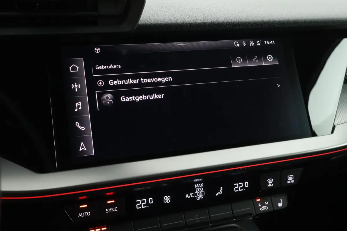 45 TFSIe 245pk S edition Competition Camera Keyless HUD Stoelverwarming Adaptive Cruise Navigatie S-Line