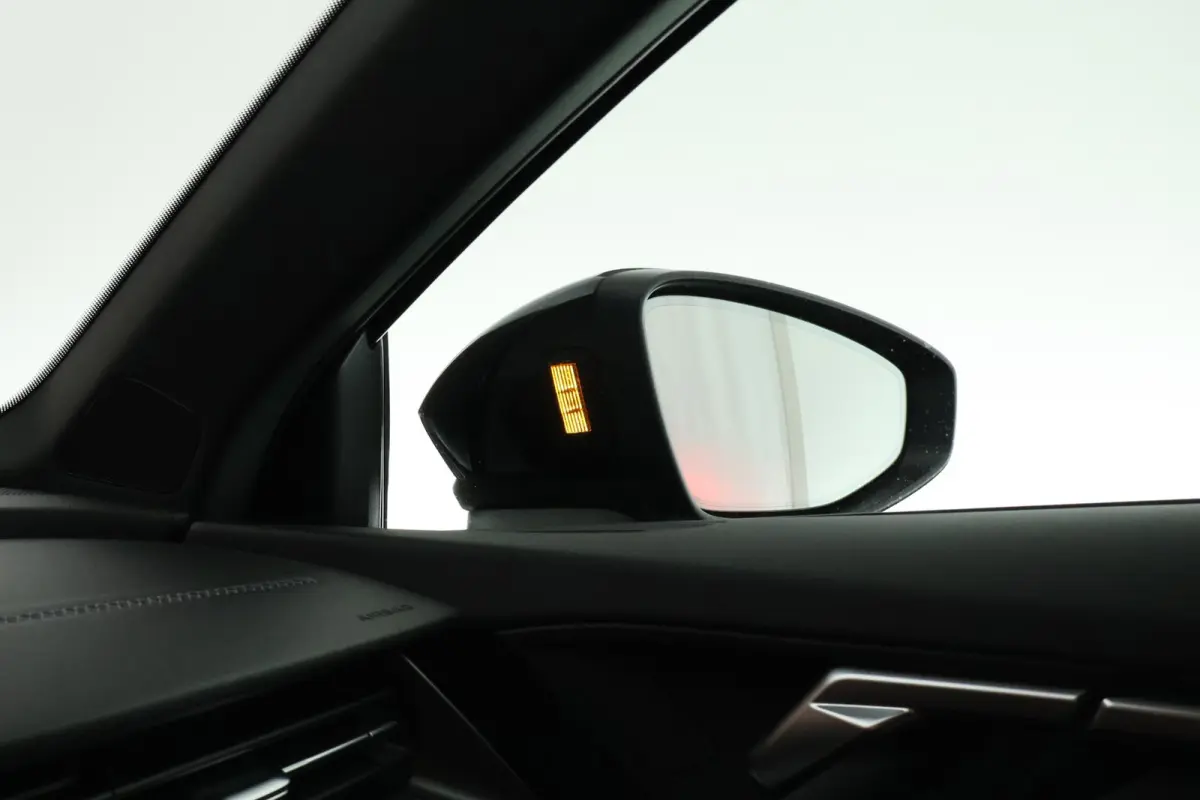 45 TFSIe 245pk S edition Competition Camera Keyless HUD Stoelverwarming Adaptive Cruise Navigatie S-Line