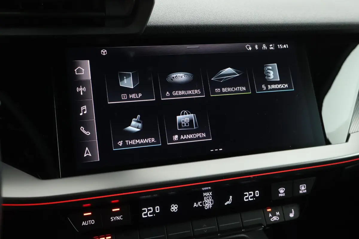 45 TFSIe 245pk S edition Competition Camera Keyless HUD Stoelverwarming Adaptive Cruise Navigatie S-Line