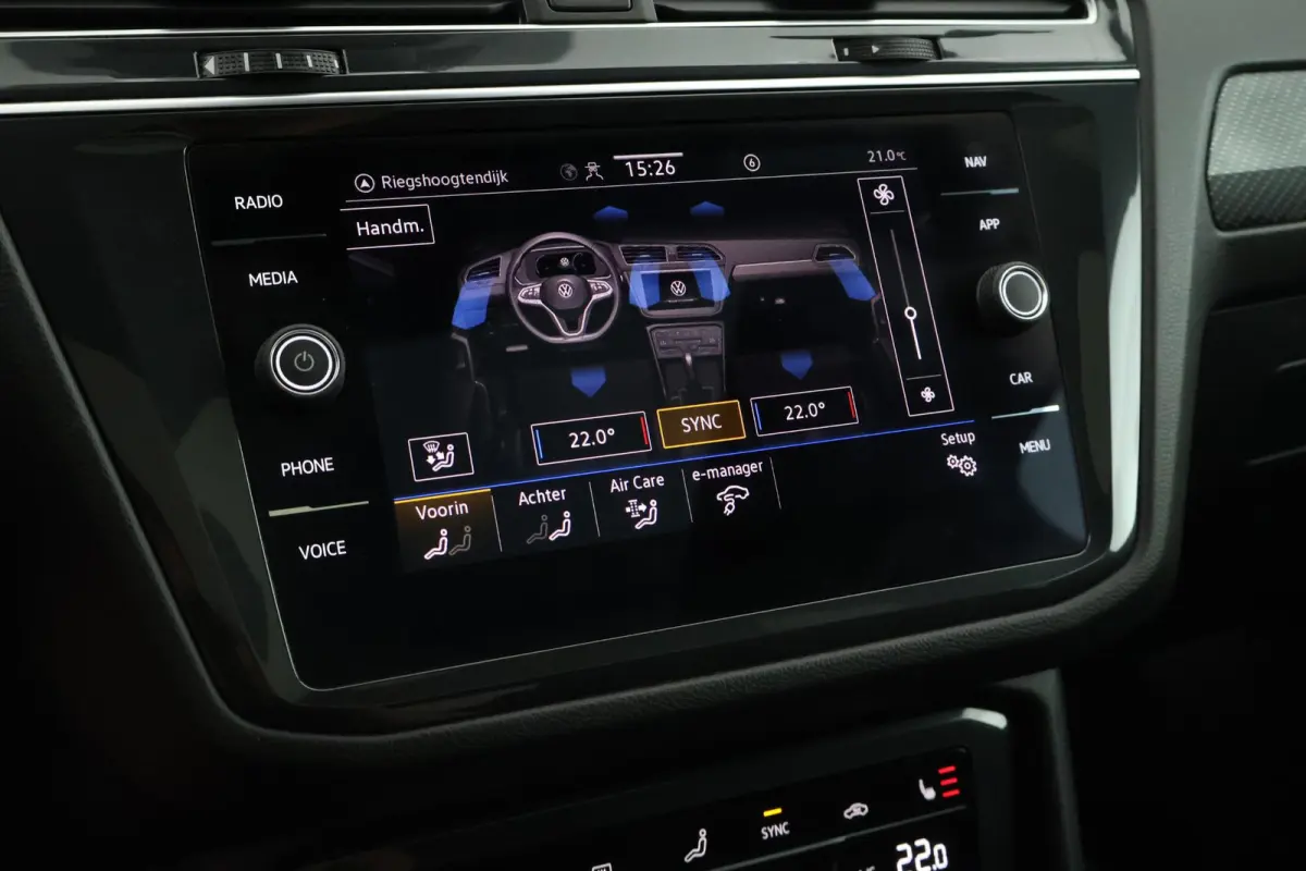 1.4 TSI 245pk eHybrid R-Line Business Black Style Trekhaak Panoramadak Stoelverwarming Virtual Cockpit