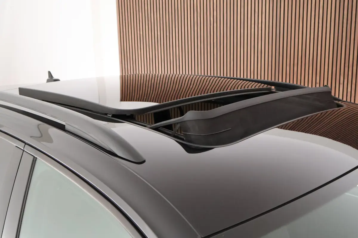 1.4 TSI 245pk eHybrid R-Line Business Black Style Trekhaak Panoramadak Stoelverwarming Virtual Cockpit