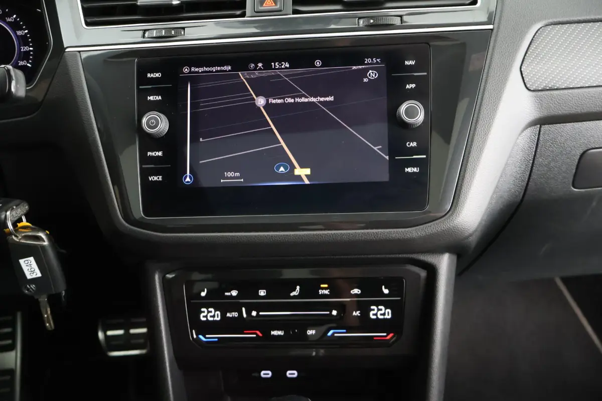 1.4 TSI 245pk eHybrid R-Line Business Black Style Trekhaak Panoramadak Stoelverwarming Virtual Cockpit