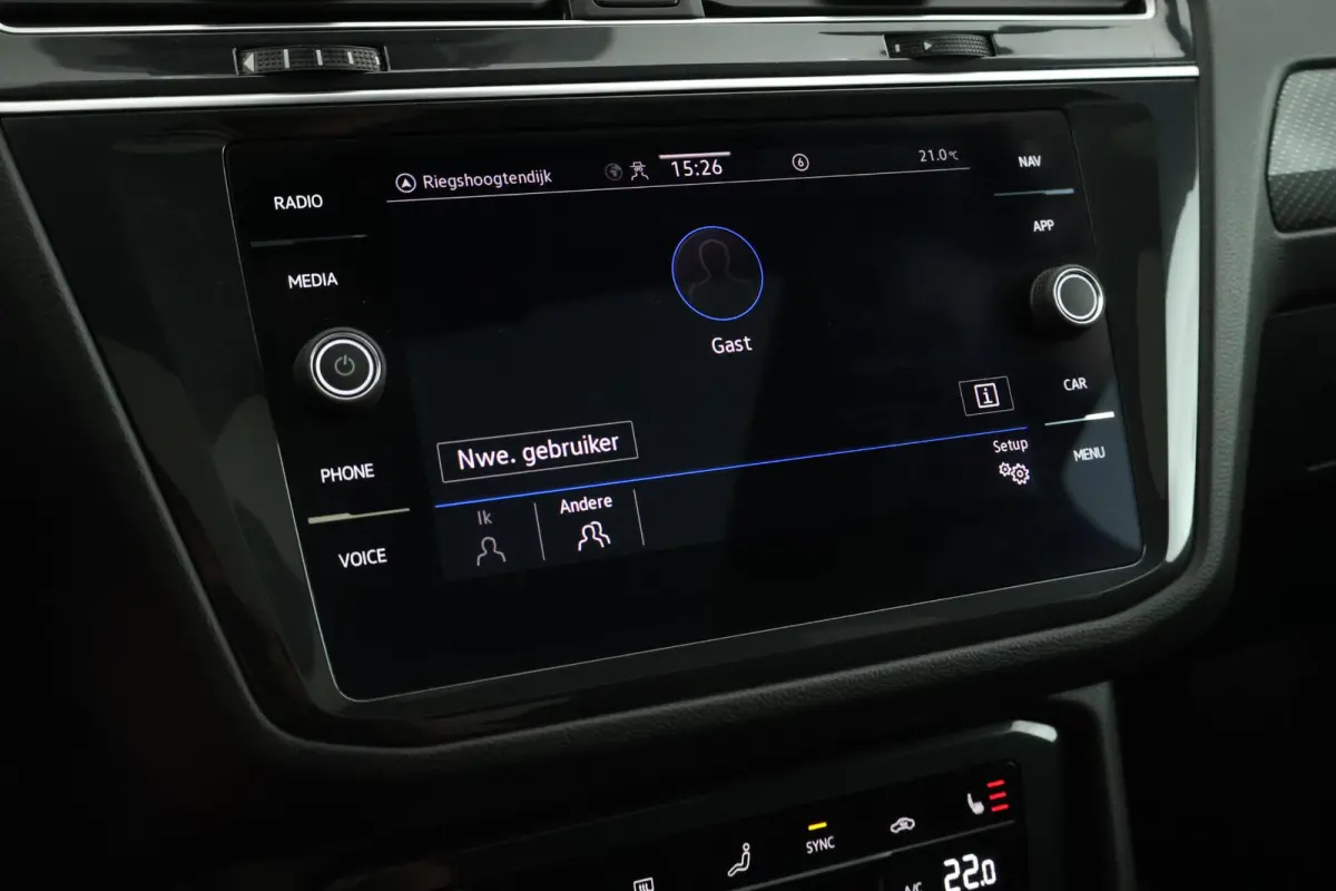 1.4 TSI 245pk eHybrid R-Line Business Black Style Trekhaak Panoramadak Stoelverwarming Virtual Cockpit