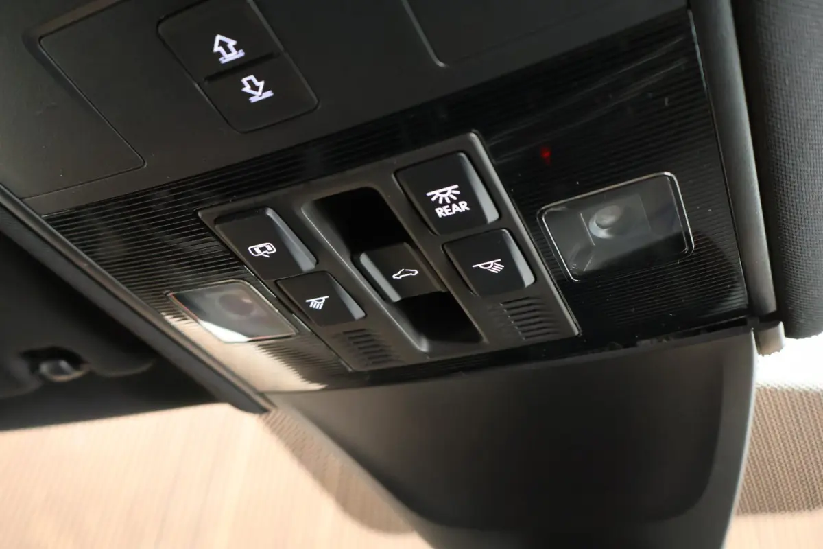 1.4 TSI 245pk eHybrid R-Line Business Black Style Trekhaak Panoramadak Stoelverwarming Virtual Cockpit
