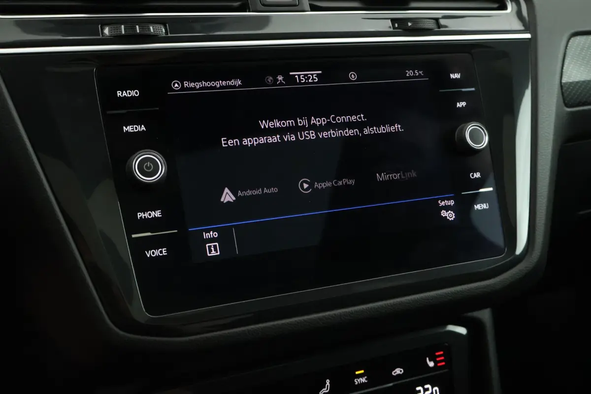 1.4 TSI 245pk eHybrid R-Line Business Black Style Trekhaak Panoramadak Stoelverwarming Virtual Cockpit