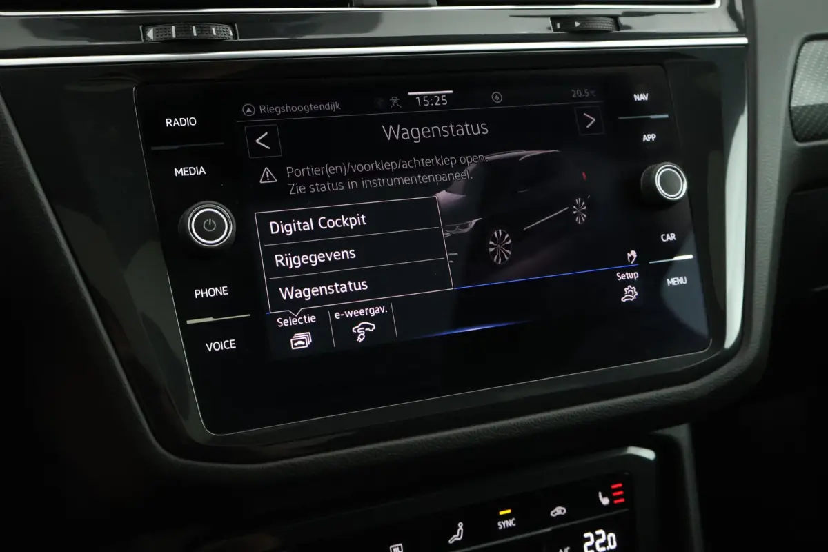 1.4 TSI 245pk eHybrid R-Line Business Black Style Trekhaak Panoramadak Stoelverwarming Virtual Cockpit